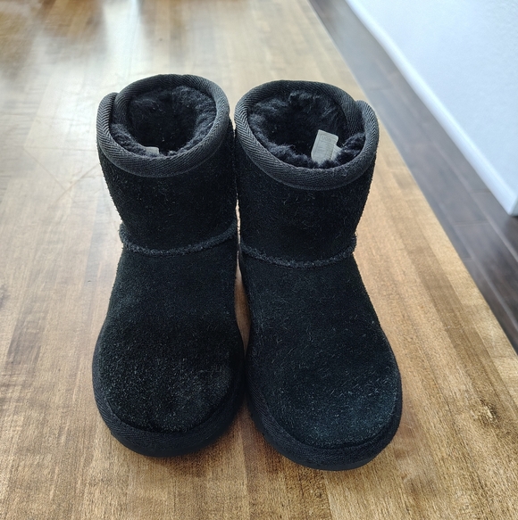 UGG Jona Boot Girls Size 9 Ankle Boots Black Winter Suede Solid - Picture 7 of 7